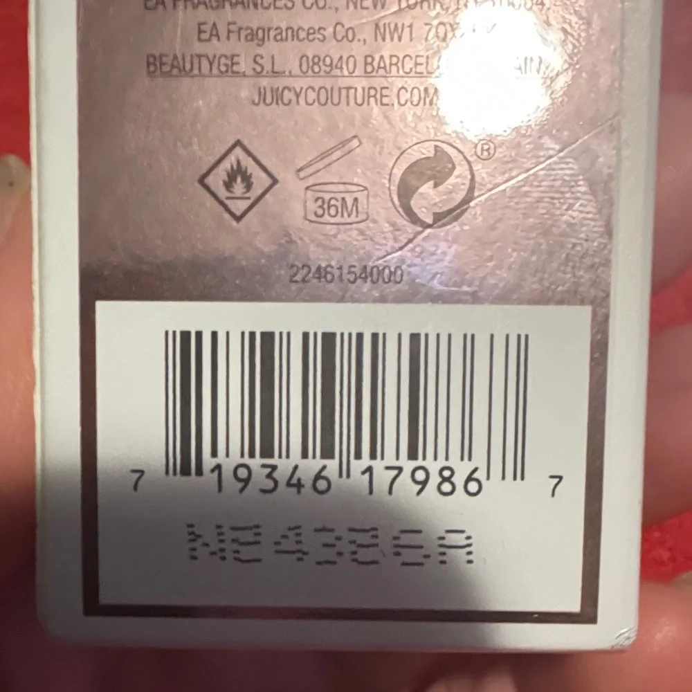 Juicy Couture La La Perfume with Pink Accent - Picture 5 of 6